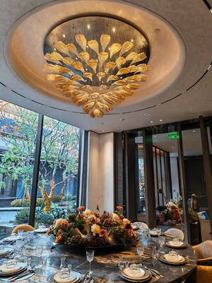 Creative Designer Light Luxury Hotel Lobby Loft Villa Living Room Petal Staircase Custom Chandelier Warm White Contemporary