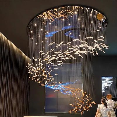 Özel yapımı tasarımcı şamdanlar Büyük merdiven dekorasyonu Otel aydınlatması Sanatsal Murano Cam Tüy LED Asılı şamdan