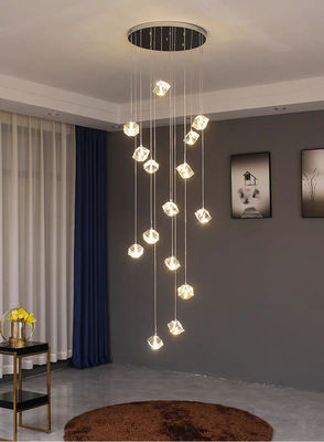 Kristal şamdanlı oturma odası lambası Modern atmosfer için çift katlı merdiven lambası